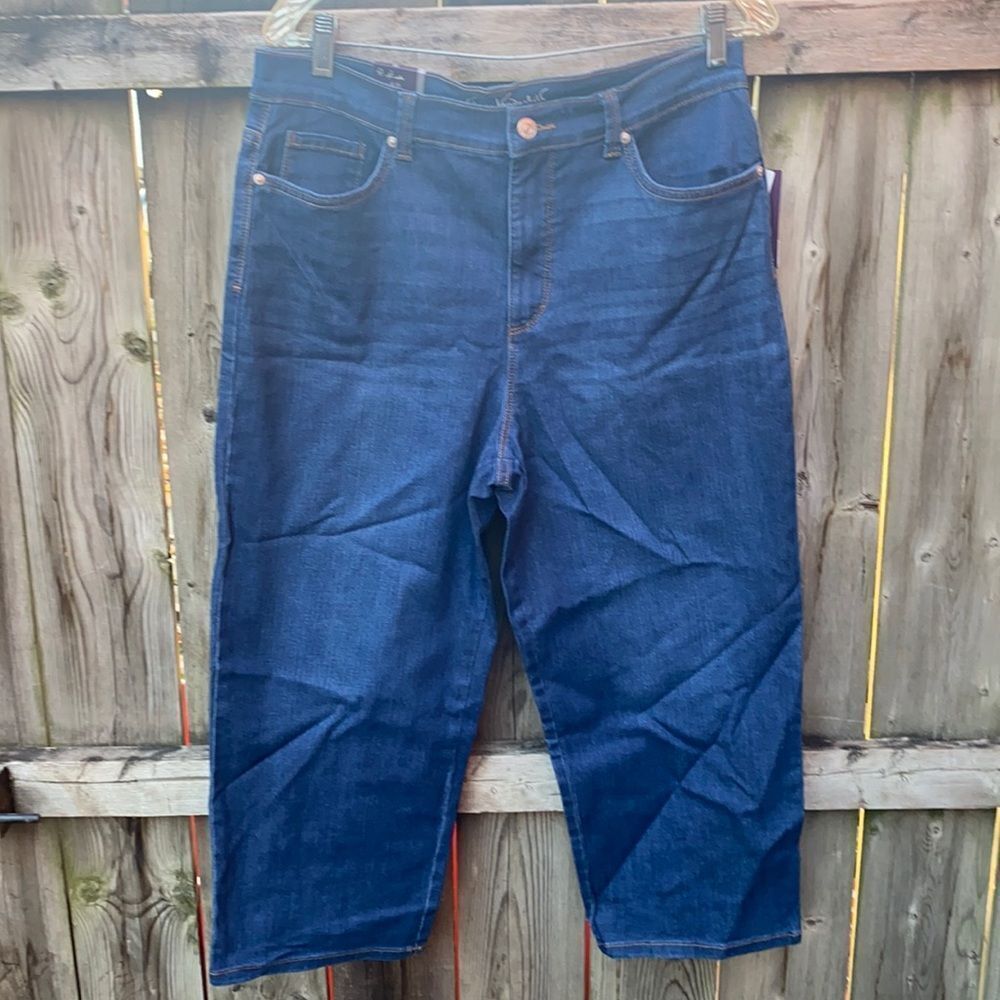 Gloria Vanderbilt denim capris sz. 12 NWT